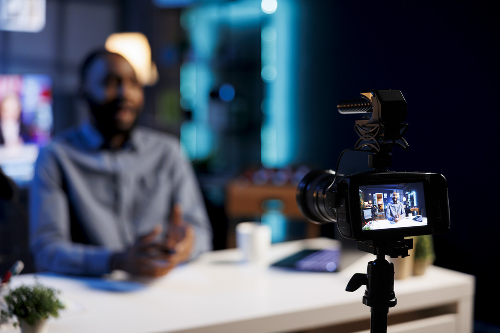 START VIDEO MARKETING WITH HOLINEX